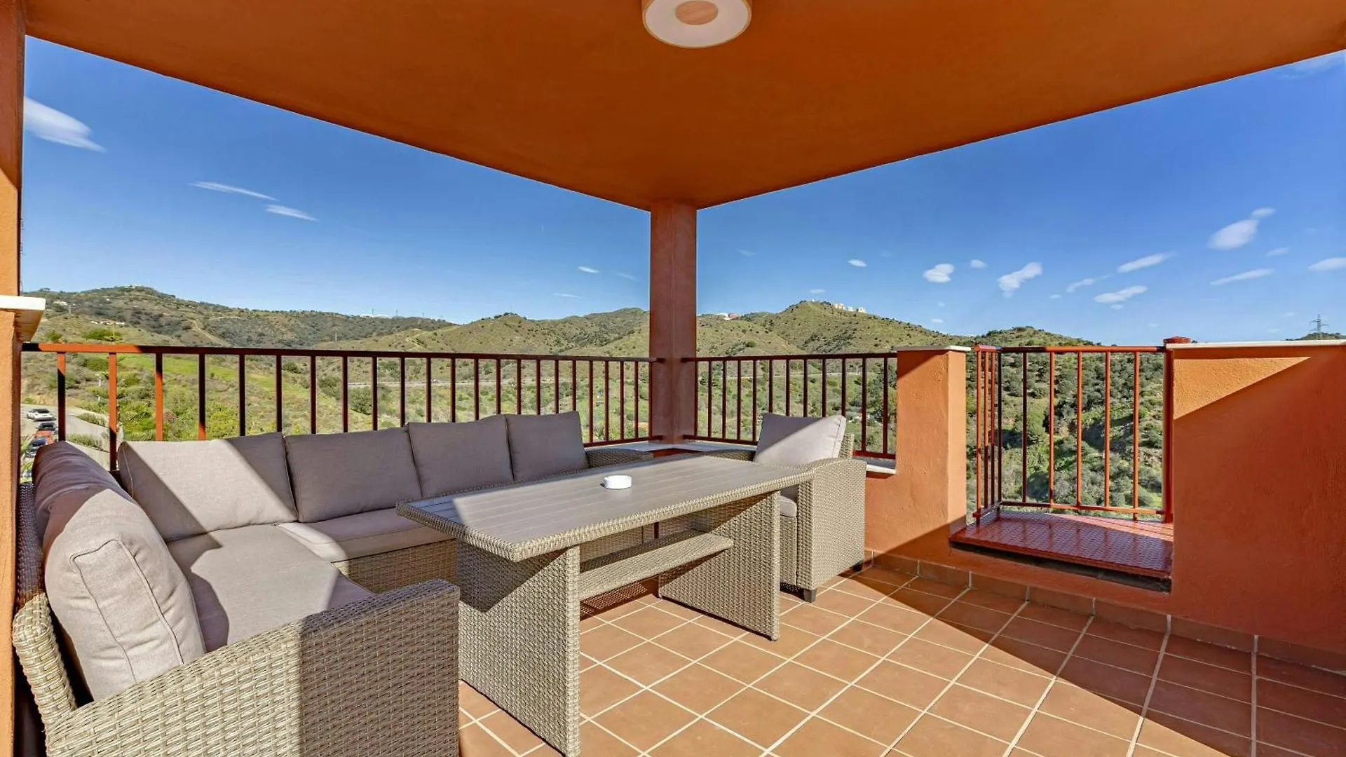 Piso De Ensueno En La Reserva De Marbella Spain